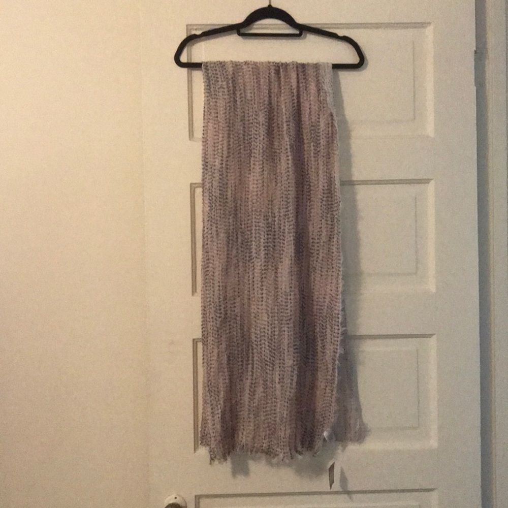 Women’s Scarf - NWT - FINAL PRICE UNLESS BUNDLED